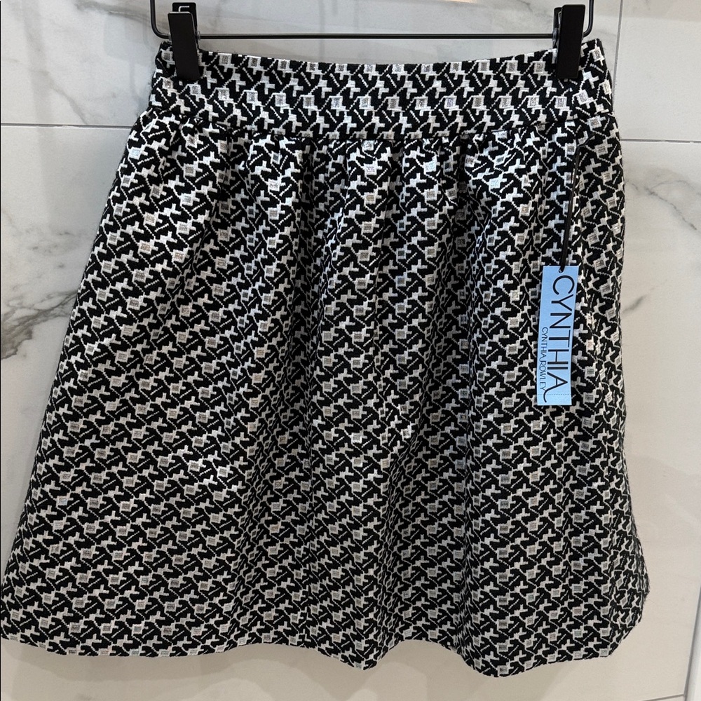 Cynthia Rowley Black & White A-Line Skirt Women’s Size 0 Textured Knit